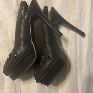 Simply Vera Vera Wang Sz 7 Never worn Black Peeptoe Platform Heels